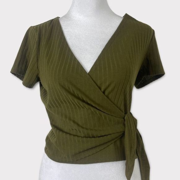 Ten Sixty‎ Sherman Wrap Top - Picture 1 of 3
